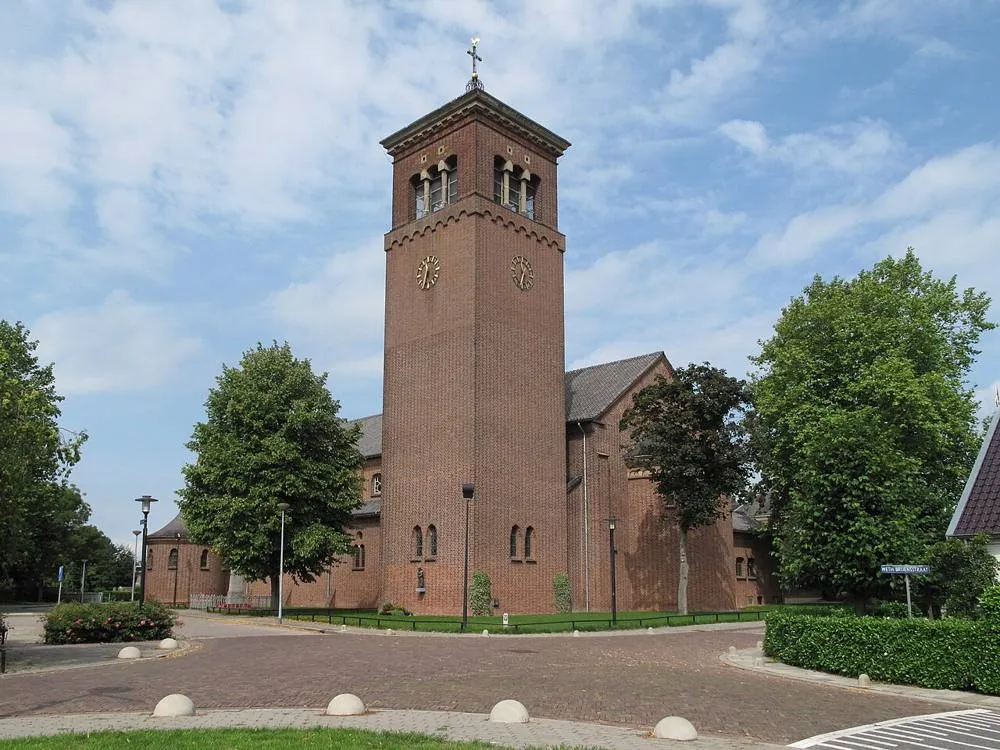 Deest: Deest, kerk foto3 2010-08-01 11.32