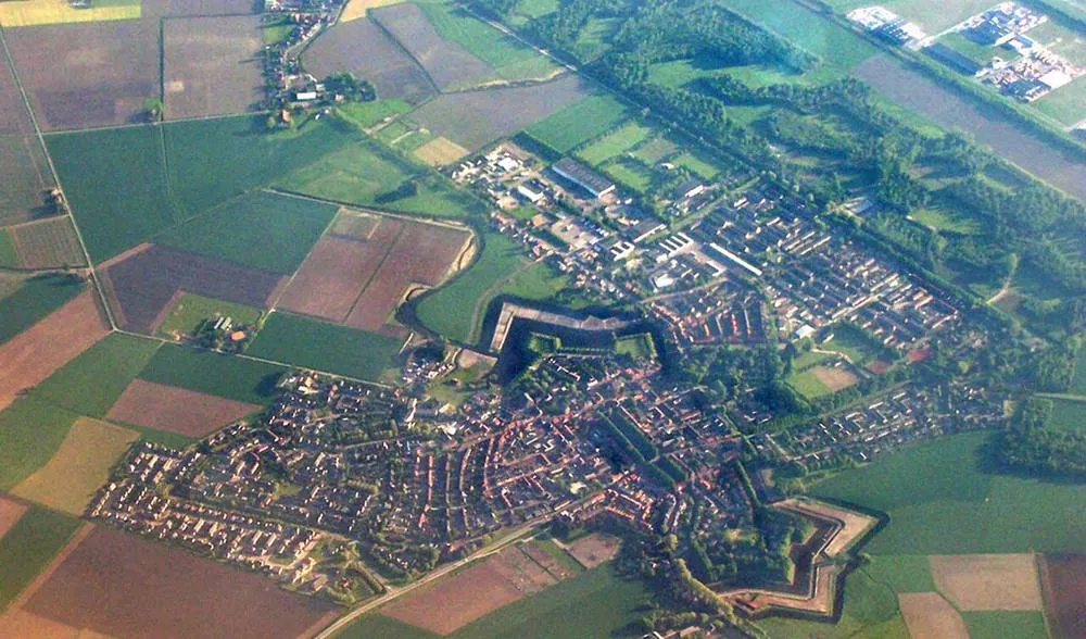 Klundert: Klundert vesting 20040517