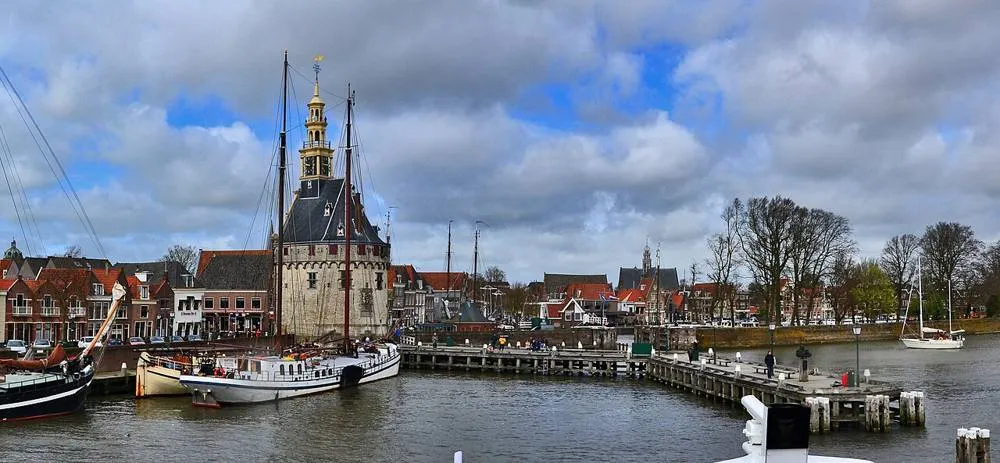 Hoorn: Stadtansicht Hoorn vom Markermeer (cropped)